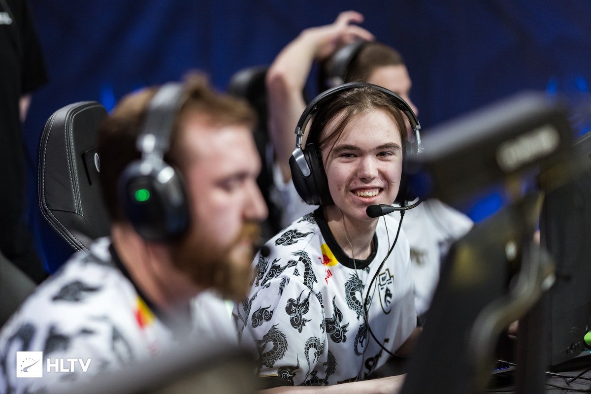 也用他的表 也用他的表