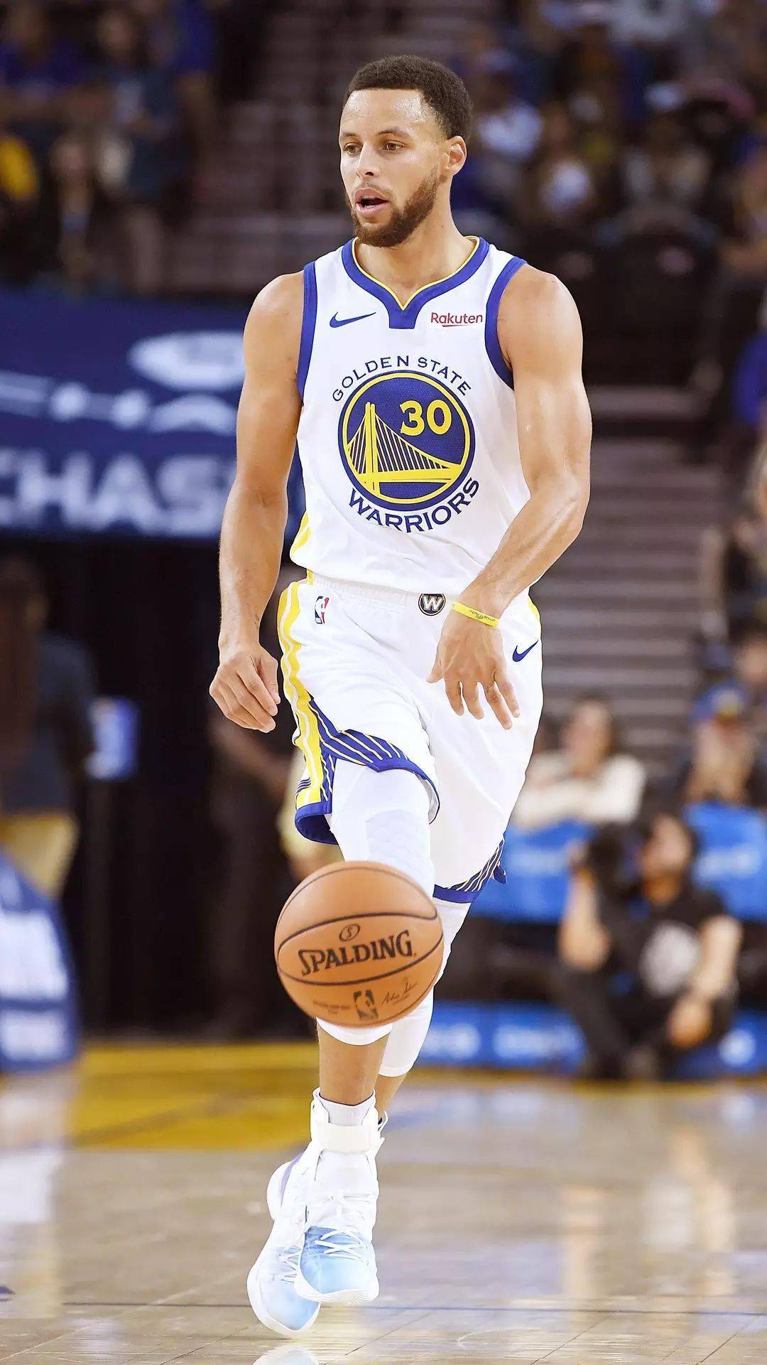 肘线贴身 肘线贴身